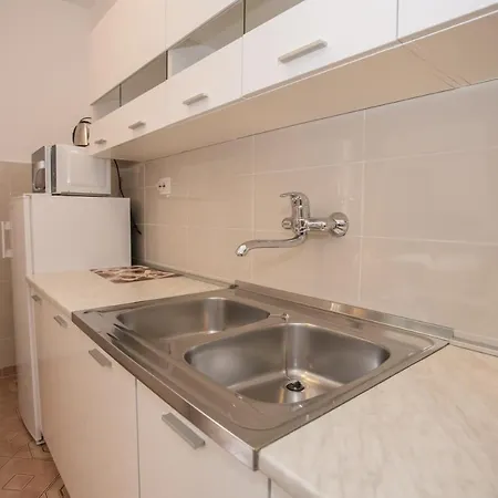 Garden View In For 2 - 4 Persons Poreč